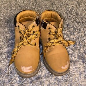 10M Eddie Bauer toddler boots
